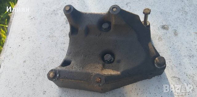 Планка за компресор климатик на Мерцедес 124 250TD