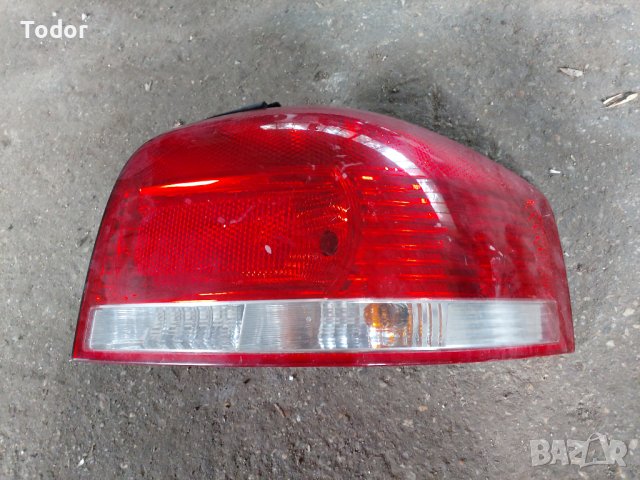 десен стоп Audi A3, снимка 1 - Части - 41420585