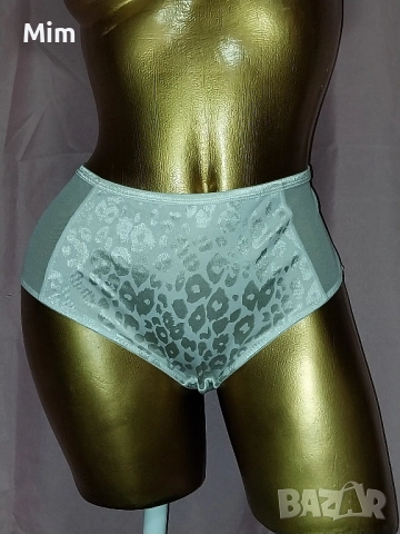 Bexley 48/50 Бяла сатенена бикина 