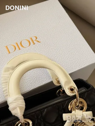 Christian Dior Дамска чанта, кожа, снимка 9 - Чанти - 56347517