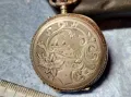 Стар СРЕБЪРЕН ДЖОБЕН ЧАСОВНИК СРЕБРО 800 с КРАСИВО РЪЧНО ГРАВИРАН КОРПУС и КАПАК 48862, снимка 2