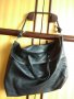 Модерна и елегантна черна дамска чанта с аксесоар към нея, снимка 1 - Чанти - 33934704