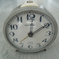 № 7426 стар настолен часовник / будилник  -  Jantar  , снимка 1 - Други ценни предмети - 44595493