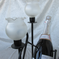 КАТО НОВА,Стойка за вино,метал+стъкло с две свещи, ръчна изработка,Сувенир,декорация,ИДЕЯ за ПОДАРЪК, снимка 4 - Други - 36318829