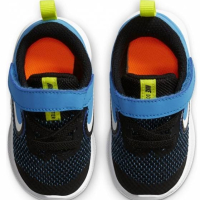 Детски маратонки Nike Downshifter 9, снимка 5 - Детски маратонки - 44773931