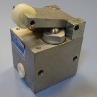 Пневматичен разпределител Bosch 0820401002 control valve 10bar, снимка 7 - Резервни части за машини - 39382697