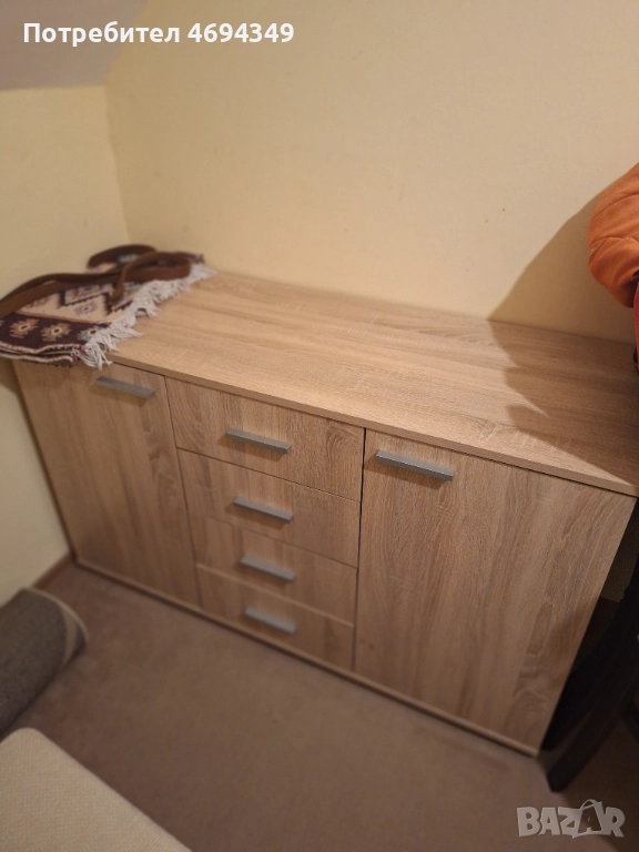 Продавам скринове и бюро, снимка 1