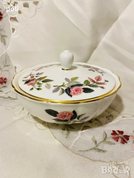 порцеланова купа с капак , снимка 1