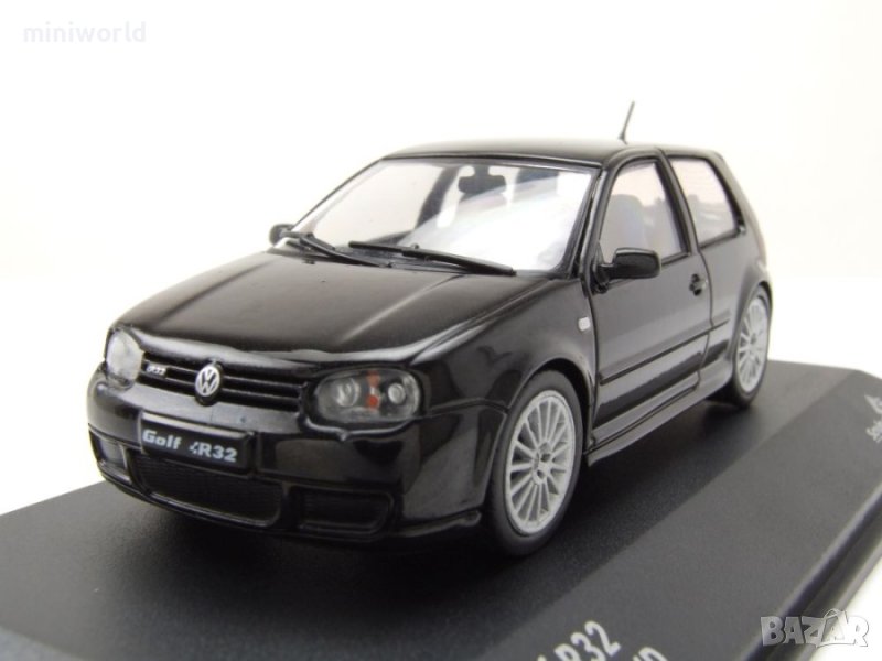 VW Golf 4 R32 2003 - мащаб 1:43 на Solido моделът е нов в PVC дисплей-кейс, снимка 1