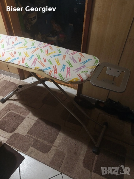 дъска за гладене здрава яка с място за ютията , снимка 1