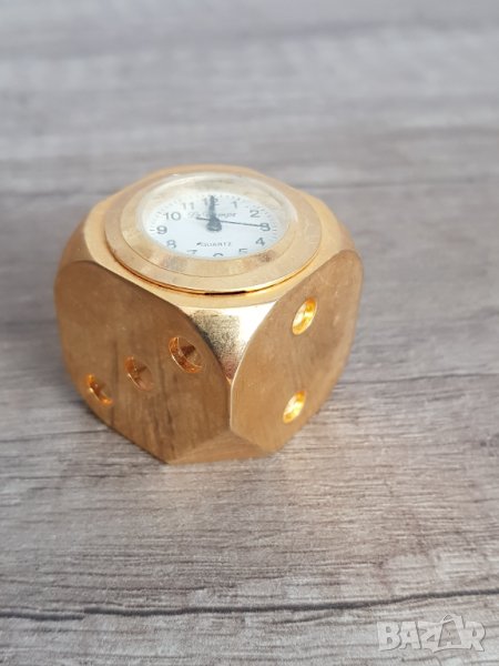 Миниатюрен кварцов часовник " LE TEMPS"-зарче, снимка 1
