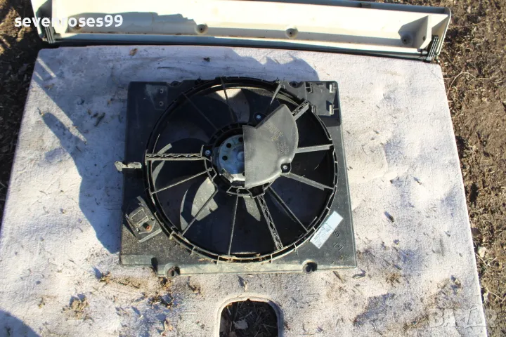 Перка охлаждане радиатор Рено Меган Сценик 1997 1.6i Renault Megane Scenic 7700421148, снимка 1