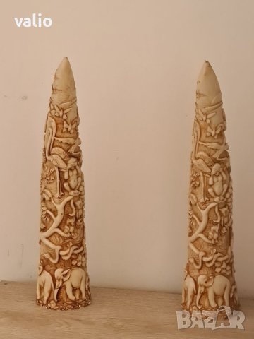 Продавам чифт гравирани бивни 