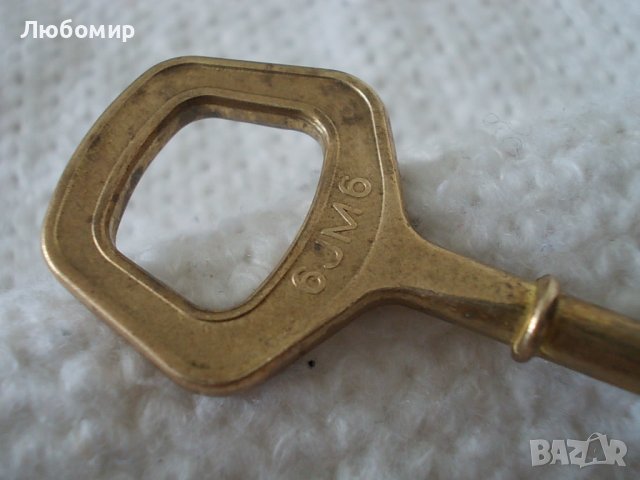 Стар бронзов ключ SILCA, снимка 5 - Антикварни и старинни предмети - 42065553