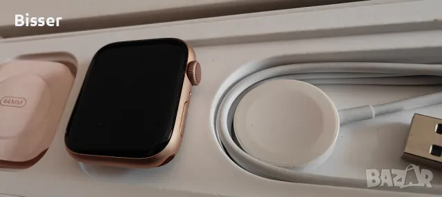 Смарт Часовник Apple Watch 44mm Series 6, снимка 1 - Дамски - 48355922