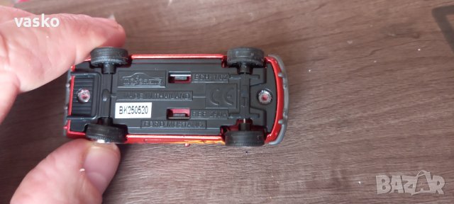 МУСТАНГ-Мажорет 1:64, снимка 9 - Колекции - 39659554