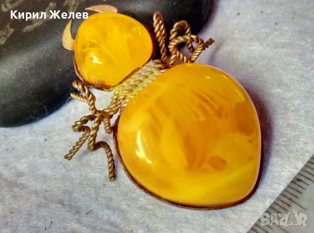 Стара ПОЗЛАТЕНА МЕДНА ФИГУРАЛНА КЕХЛИБАРЕНА БРОШКА БРЪМБАР Ръчна МАЙСТОРСКА ИЗРАБОТКА 48883, снимка 10 - Антикварни и старинни предмети - 48444573