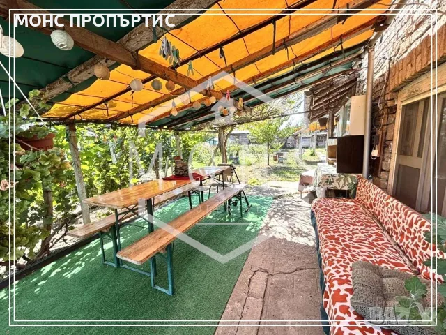 Продава се двуетажна обзаведена къща в с. Кардам, обл. Търговище, снимка 10 - Къщи - 56130540