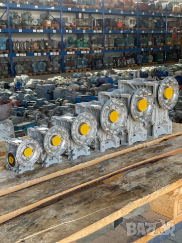 Червячен редуктор 090, Ф35, снимка 3 - Други машини и части - 51164548