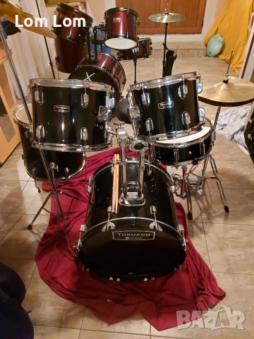 продавам комплект акустични барабани 