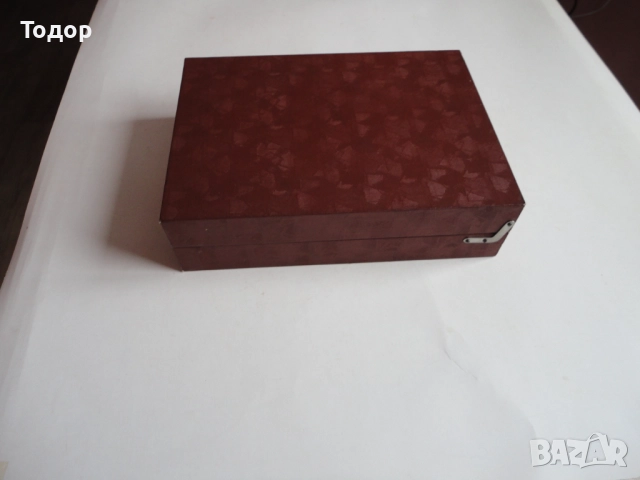 Невероятна кутия за писалки писалка , снимка 2 - Антикварни и старинни предмети - 52836071