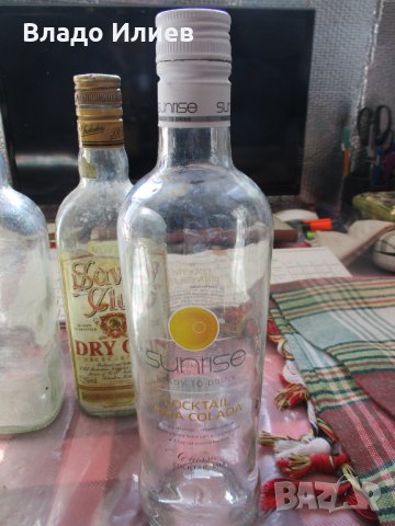 Бутилки с винтови и пластмасови капачки и с тапи разнообразни в отлично състояние, снимка 14 - Буркани, бутилки и капачки - 34413748