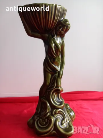 Стара Английска Порцеланова Статуетка "Дама с Кош"