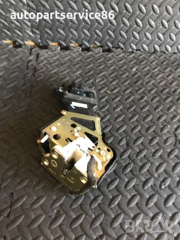 Заден десен механизъм за заключване на врата за Mazda 6 2.0D (2002-2007) GJ6E