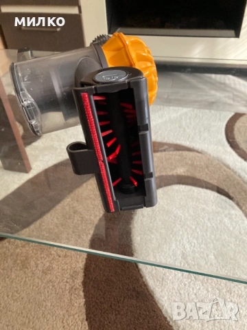 Акумулаторна прахосмукачка DYSON V6, снимка 7 - Прахосмукачки - 53541075