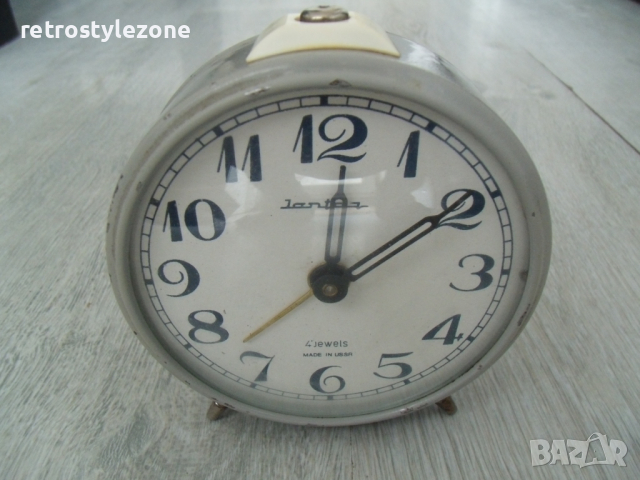№ 7426 стар настолен часовник / будилник  -  Jantar  