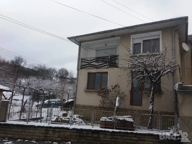 Самостоятелна масивна къща, снимка 2 - Къщи - 52288350