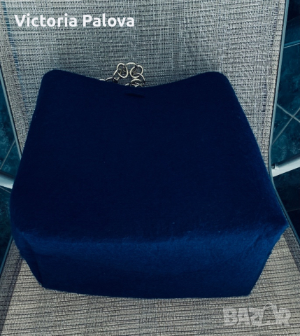 Чанта цвят ултрамарин със златен синджир, снимка 6 - Чанти - 38751950