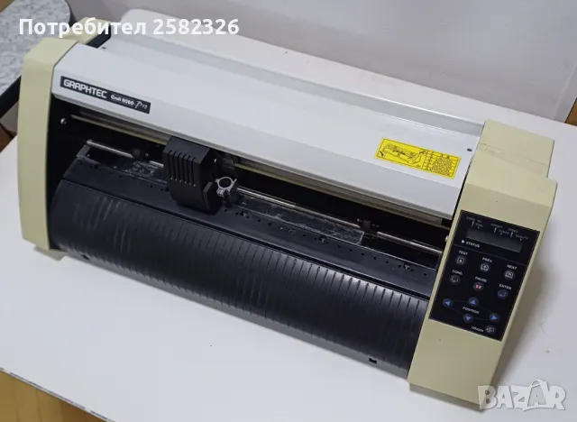Режещ плотерт Graphtec Craft ROBO Pro, снимка 2 - Друга електроника - 48203050