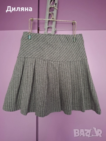 Къса класическа пола за момиче Zara 134 см, снимка 2 - Детски рокли и поли - 51653630