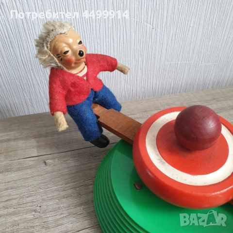 Винтидж таралежи играчка на навиване въртележка, работеща, снимка 3 - Колекции - 52049962
