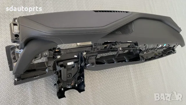 Като Ново Табло BMW 7 i7 G70 Черно със сив шев, снимка 2 - Части - 50307991