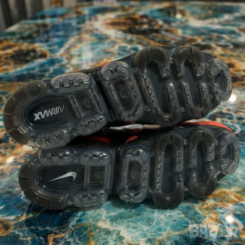НОВИ: Nike Air VaporMax+, разм. 42.5, 100% оригинал, снимка 4 - Ежедневни обувки - 52395518