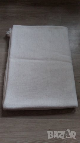 НЕМСКА ДЕБЕЛА БЯЛА ПОКРИВКА С РЕСНИ