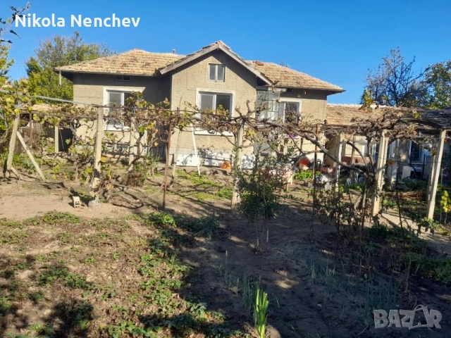 Продавам двуетажна къща в село Царев брод , снимка 3 - Къщи - 47125568