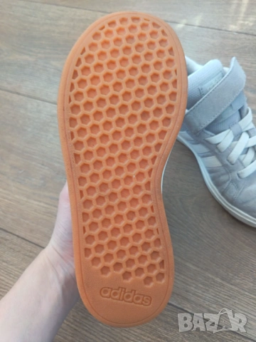 Adidas 33 номер , снимка 3 - Детски маратонки - 53645323