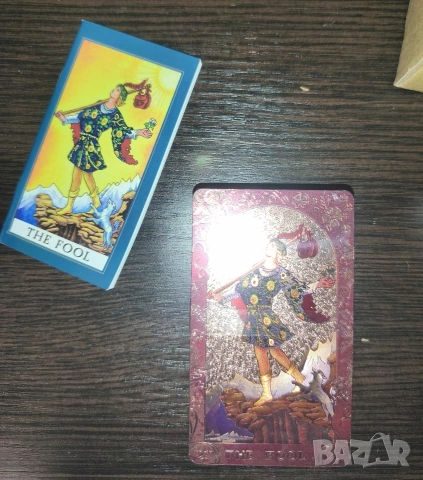 Неотваряни розови таро карти от блестящ материал, комолект с книжка, снимка 4 - Карти за игра - 53084358