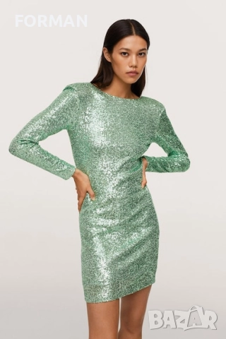 УНИКАЛНО КРАСИВА рокля, цялата в зелени пайети