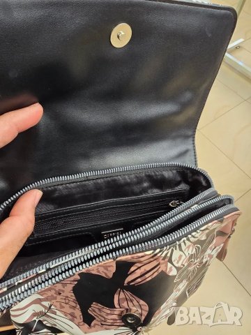 дамска чанта , снимка 4 - Чанти - 49401346