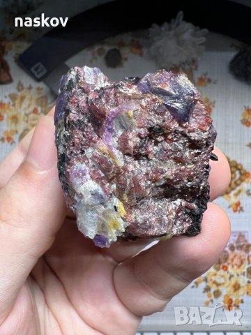 Минерали Кавансит, Ахат, синя дантела, Жадеит, Сапфир, Гранат, хаулит, родонит, обсидиян