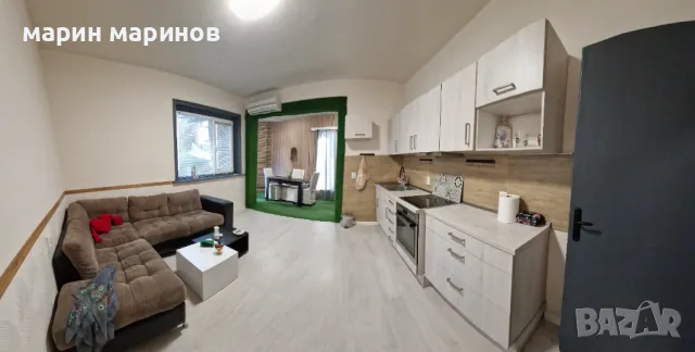 Самостоятелен четиристаен етаж от къща с гараж и 2 паркоместа идеален център  