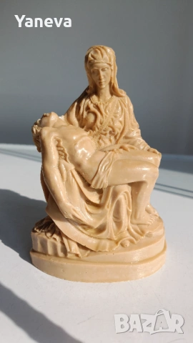 Статуетка „Пиета“ на Микеланджело, изобразяваща Дева Мария, държаща тялото на Исус Христос , снимка 9 - Статуетки - 53727551