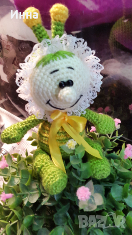Плетена играчка Буболечка+голямо цвете, Плетени, ръчно изработени., снимка 2 - Романтични подаръци - 32279475