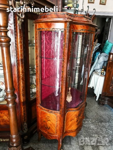 Малка витрина Луи XV, снимка 3 - Секции и витрини - 50803201