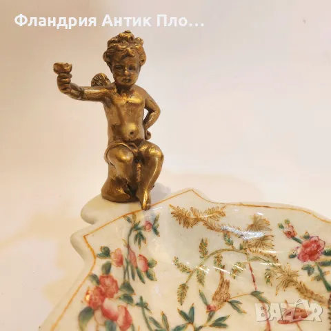 Порцеланова поставка с бронзов амур, снимка 3 - Декорация за дома - 49110633