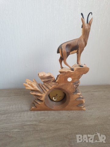 Настолен механичен часовник с дърворезба, снимка 7 - Антикварни и старинни предмети - 40522160